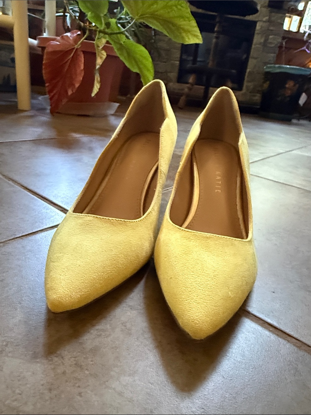 Kelly & Katie Bright Yellow Heels - Picture 8 of 8